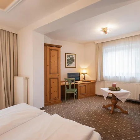 Hoferwirt Hotel 3*