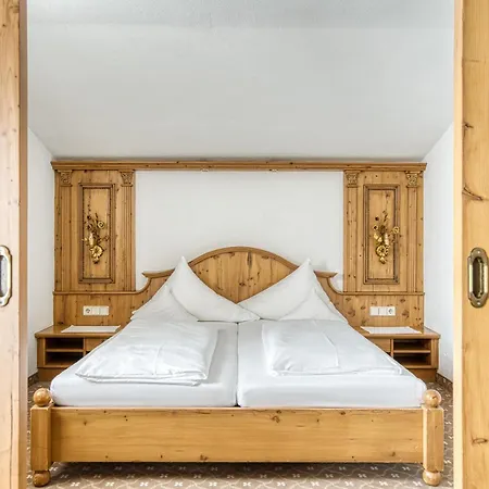 Otel Hoferwirt - Neustift, Stubai