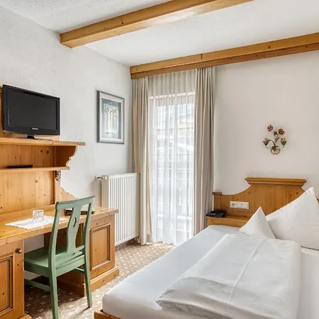Otel Hoferwirt - Neustift, Stubai