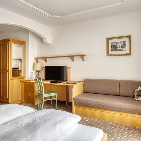 Otel Hoferwirt - Neustift, Stubai