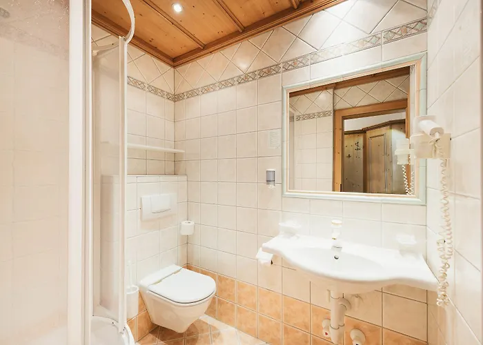 Hoferwirt فندق نيوستيف ام ستوبيتا